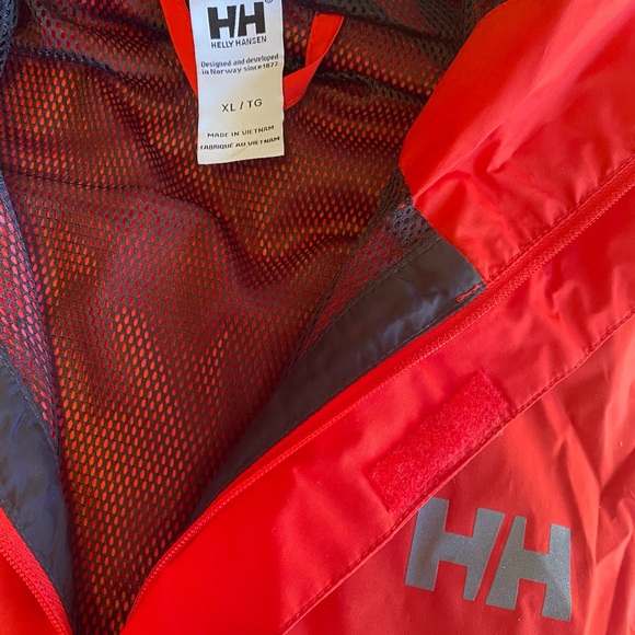 NWOT- HELLY Hansen hooded rain jacket, red, MENS, XL - Picture 3 of 11